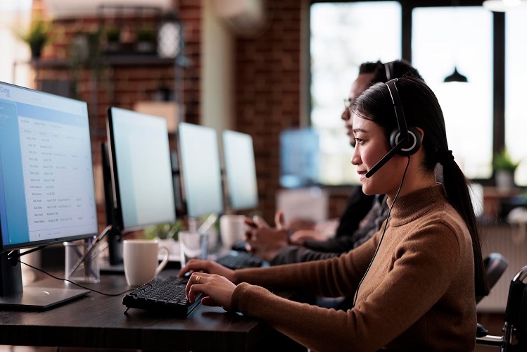 4 Contoh Chat Customer Service untuk Hadapi Keluhan Pelanggan 