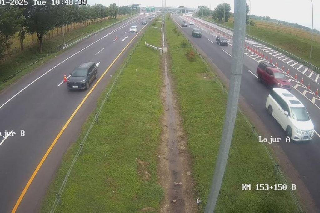 Volume Kendaraan di Tol Cipali Meningkat di Hari Kedua Lebaran, Diberlakukan Contraflow