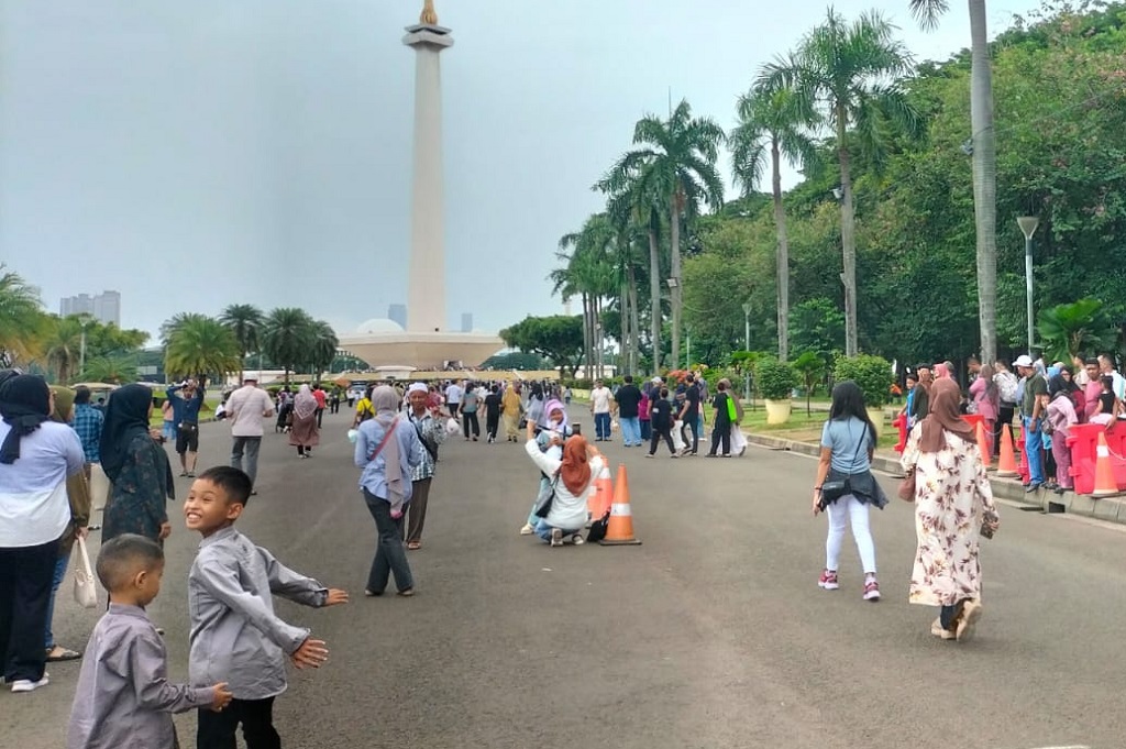 Libur Lebaran 2025, Monas Tetap Diminati Wisatawan Lokal