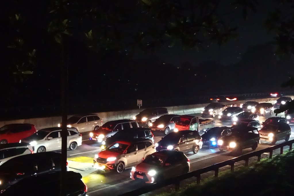 Contraflow Diterapkan di KM 70 hingga KM 36 Tol Japek Arah Jakarta
