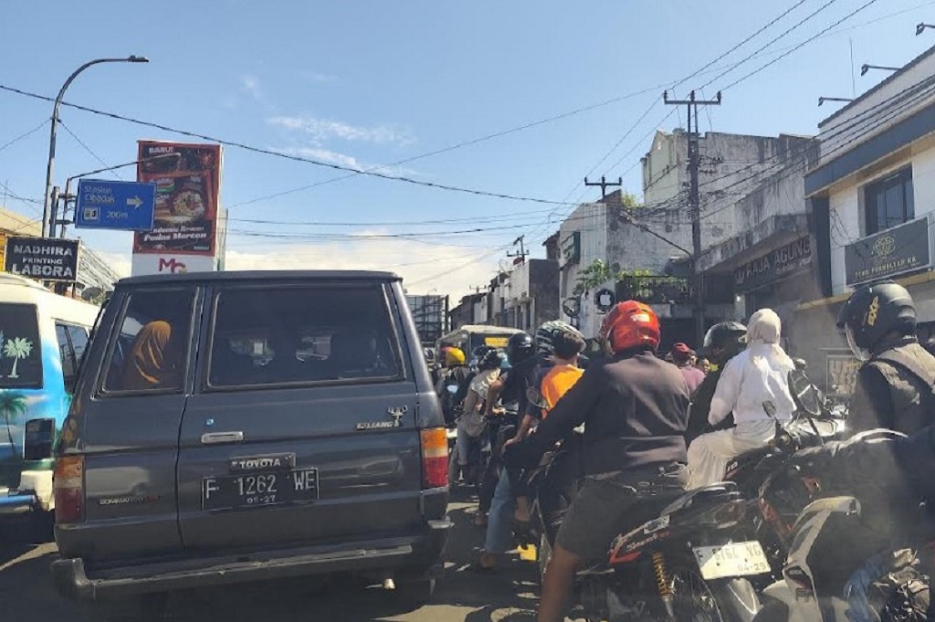 Cerita Pemudik Terjebak Macet di Sukabumi, Tempuh 4,8 Km selama 45 Menit
