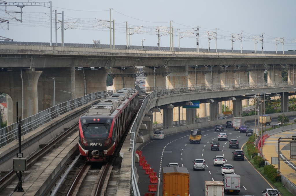LRT Jabodebek Angkut 2,31 Juta Penumpang Sepanjang Juni, Ketepatan Waktu 99,88 Persen