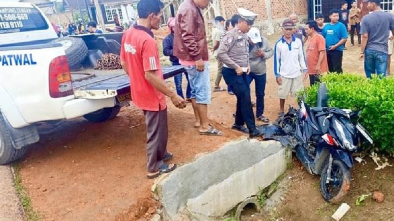 Kecelakaan Maut di Lampung Tengah, Toyota Avanza Hilang Kendali Tabrak Pelajar hingga Tewas