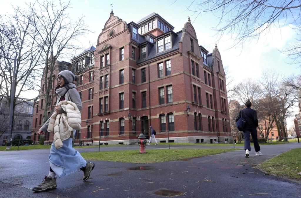 Trump Terus Serang Harvard, Bagaimana Nasib Mahasiswa Asing di AS?