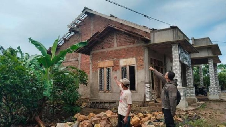 21 Rumah di Tanggamus Lampung Rusak Diterjang Puting Beliung 