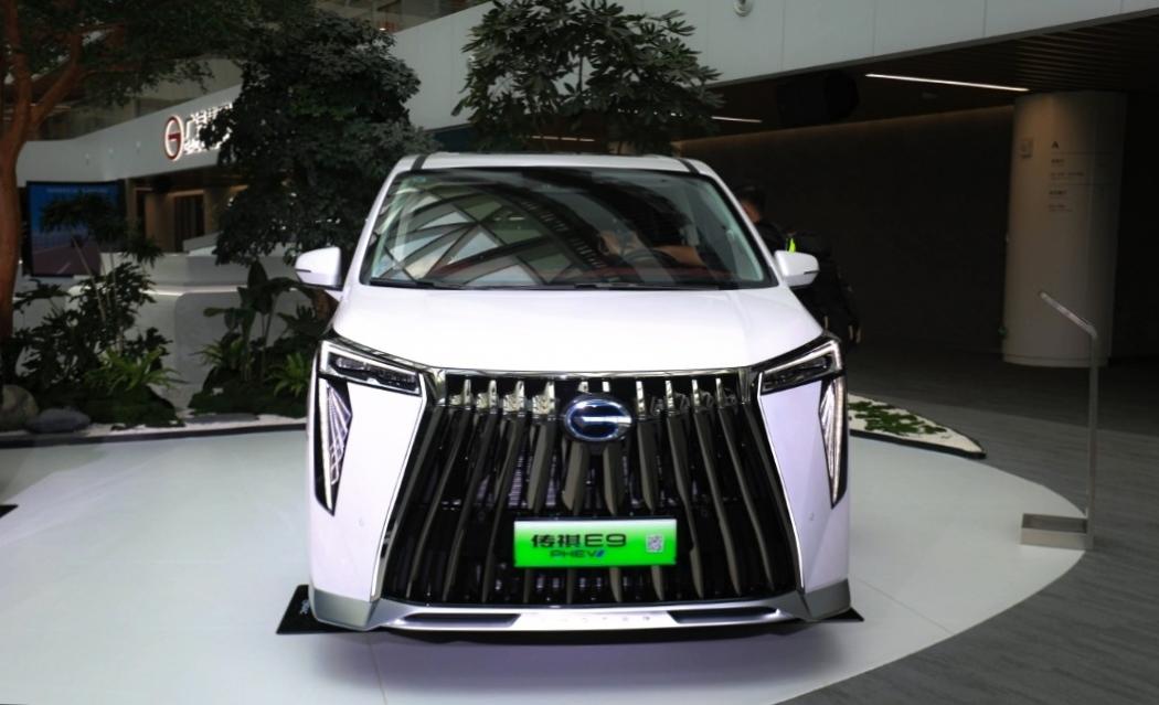 Pesaing Alphard dan Denza D9 Bakal Masuk Indonesia, Sekali Isi Bensin GAC E9 Bisa Tempuh 1.000 Km