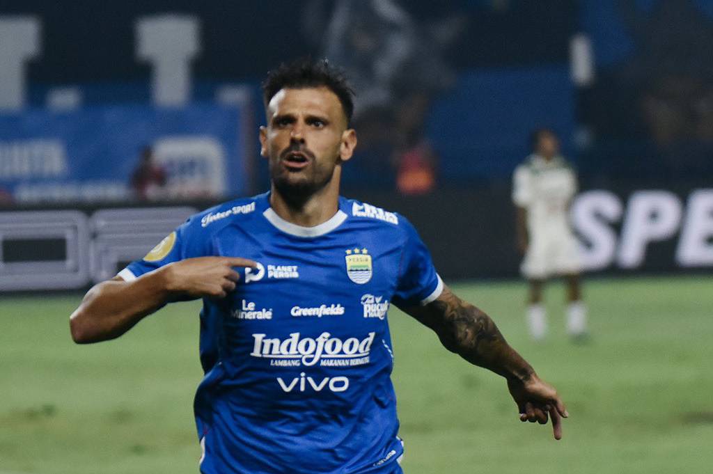 Masa Depan Tyronne del Pino di Persib Masih Abu-Abu