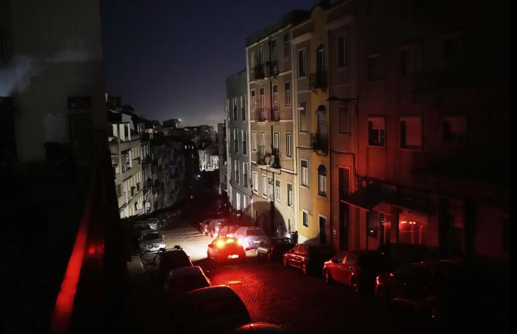 Spanyol Blackout: Perjalanan Kereta Lumpuh, Komunikasi Masih Putus