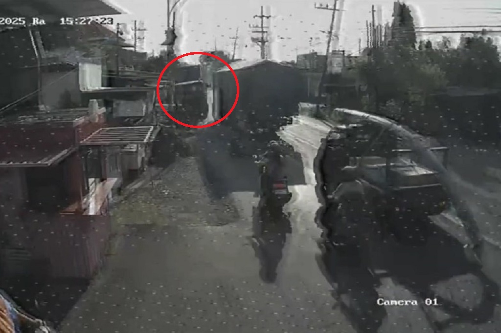 Ngeri! Terekam Video Truk Tronton Tabrak 4 Kendaraan di Gresik, 1 Tewas 2 Luka-luka