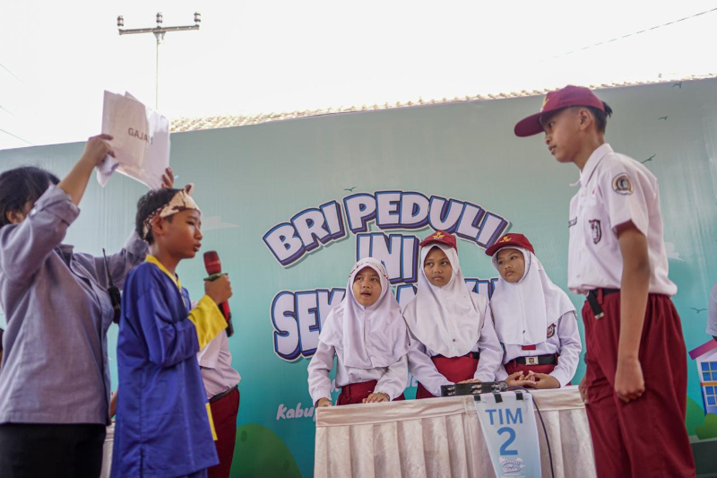 Peringati Hardiknas, BRI Peduli Ini Sekolahku Hadir untuk Pendidikan Berkualitas 