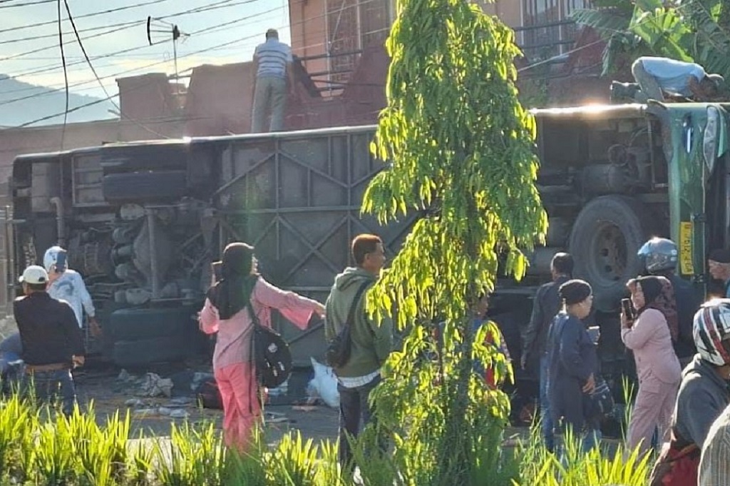 Update Kecelakaan Bus ALS Terbalik di Padang Panjang: 11 Orang Tewas, 23 Dilarikan ke RS