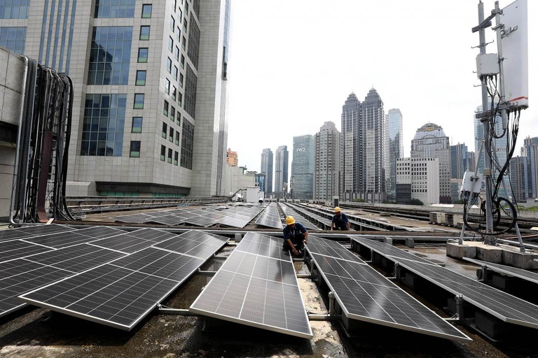 PLTS 100 GW Bisa Pangkas 140 Juta Ton CO2, Potensi Pasar Karbon Rp6,31 Triliun