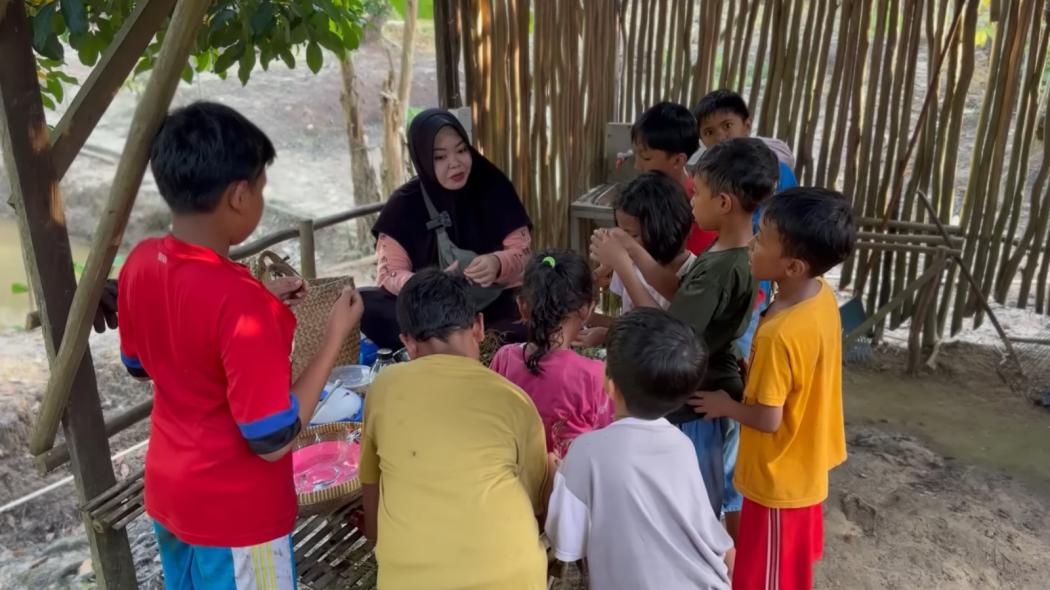 Momen Hangat Mamah Nada dengan Anak-Anak Masak Bareng Hasil Alam Sendiri