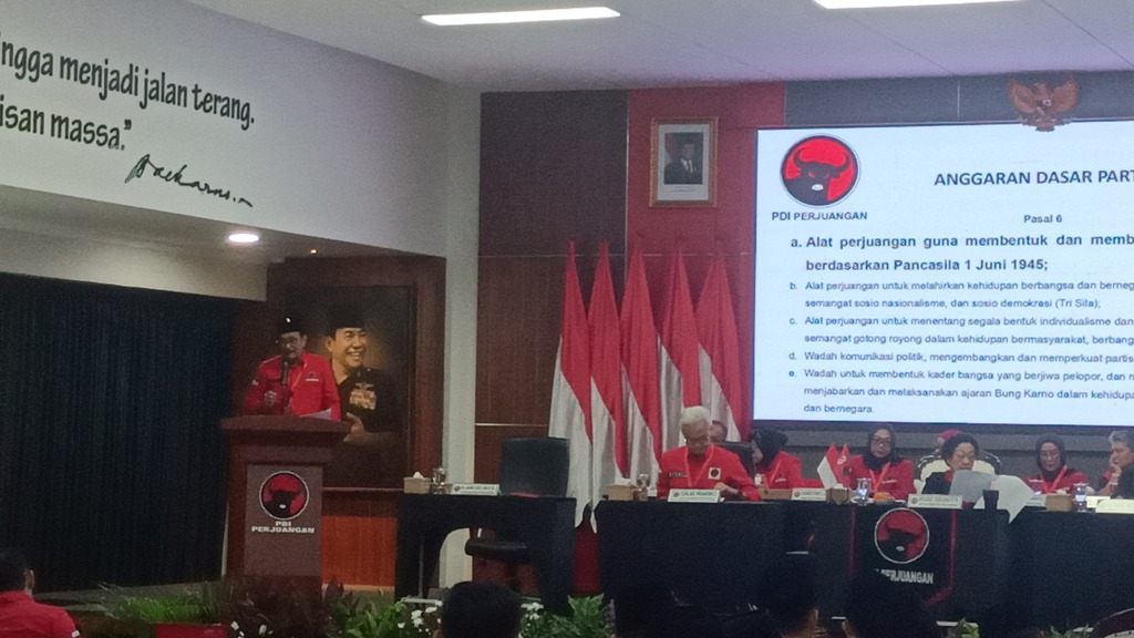 Djarot Wanti-Wanti Kader PDIP: Anda Semua Tidak Bisa jadi Kepala Daerah Tanpa Partai