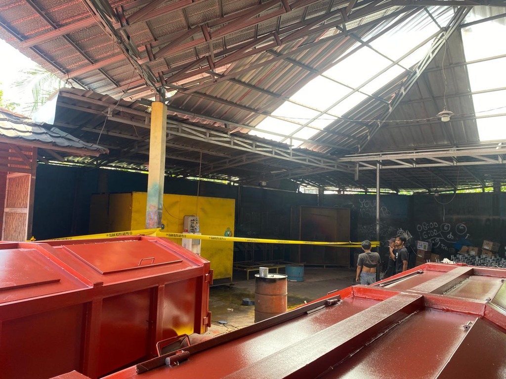 Pemda Segel Perusahaan Biang Onar Kali Citeureup Berubah Warna