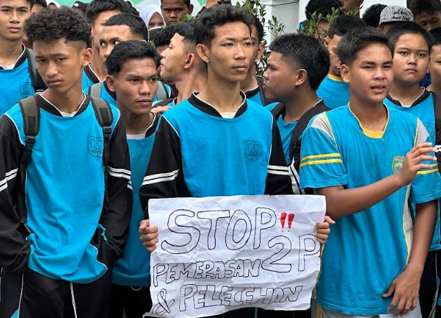 Ratusan Pelajar SMK Negeri 1 Lubuklinggau Demo Tuntut Guru Olahraga Cabul Dipecat