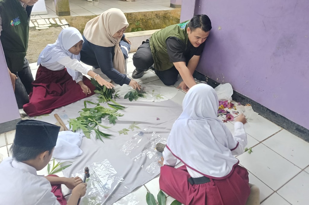 MNC Peduli dan MNC Land Beri Edukasi Ecoprint dan Komputer ke Siswa SDN Pangarakan 01