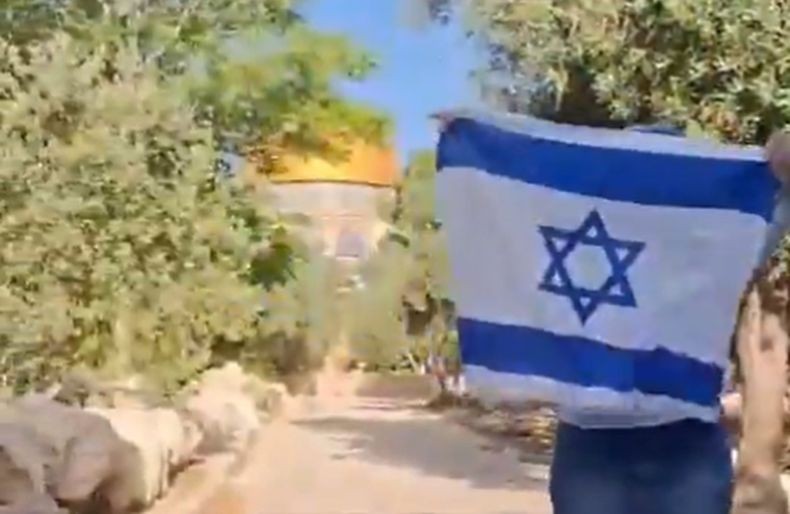 Ratusan Pemukim Yahudi Geruduk Masjid Al Aqsa, Kibarkan Bendera Israel