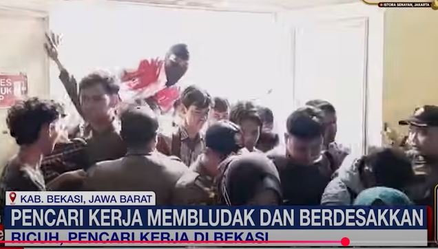 Job Fair Bekasi Kacau! Ribuan Pelamar Saling Dorong hingga Pingsan