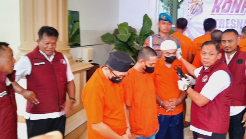 Polda Jambi Tangkap 3 Orang Jaringan Narkoba Internasional, Sabu dan Senjata Api Disita