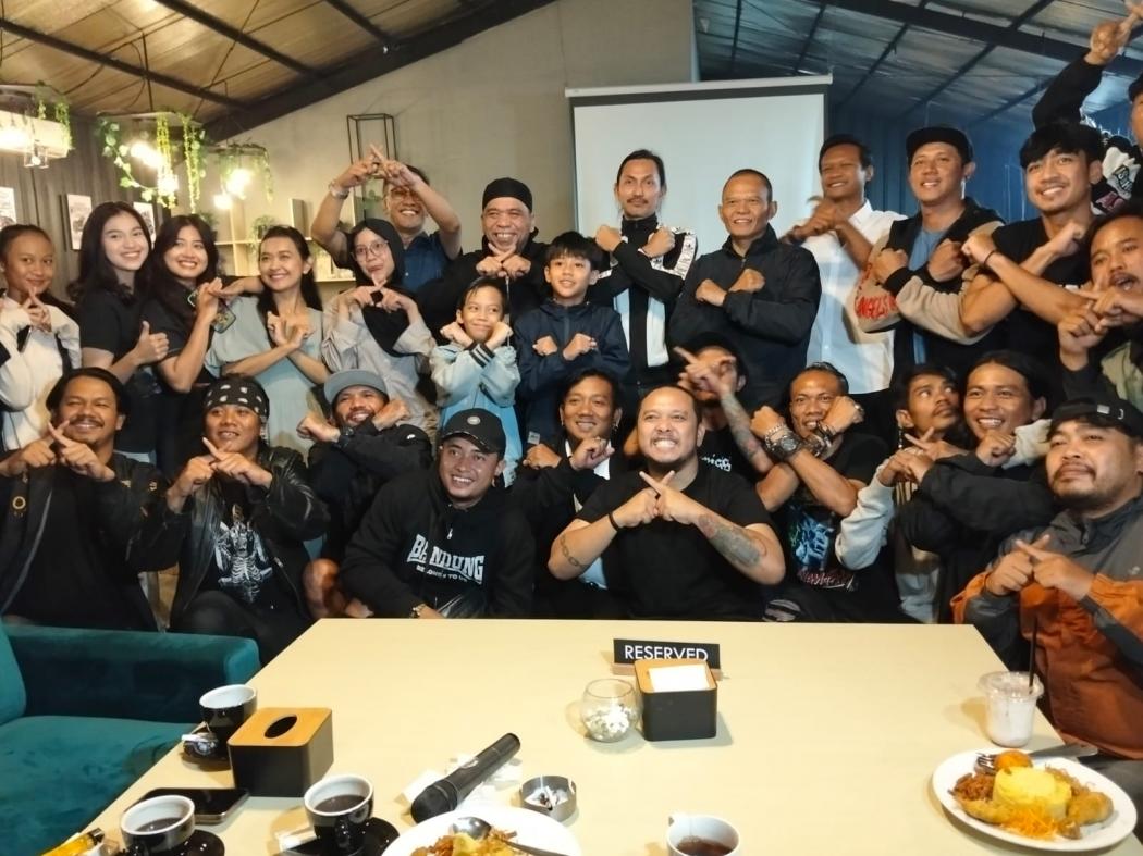 Meriah! Nobar Episode Perdana Sinetron Preman Pensiun X di Bandung Penuh Keseruan   