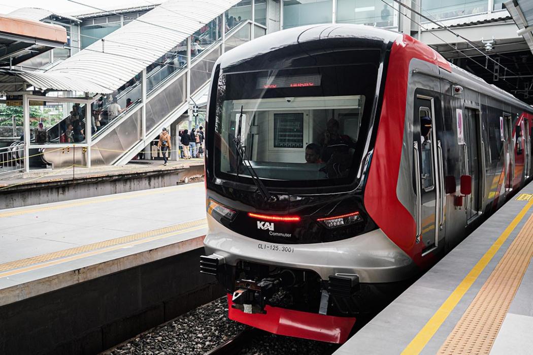 KRL asal China yang Dilempar Batu Dikandangin Sementara