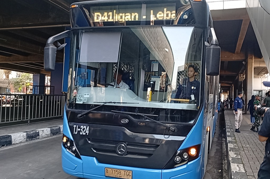 Asyik! Rano Karno Resmikan Transjabodetabek Rute Sawangan-Lebak Bulus
