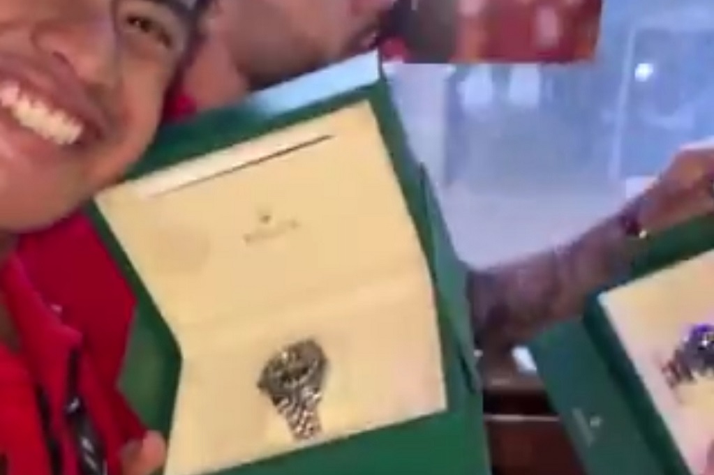 Wow! Prabowo Hadiahkan Jam Tangan Rolex kepada Pemain Timnas Indonesia