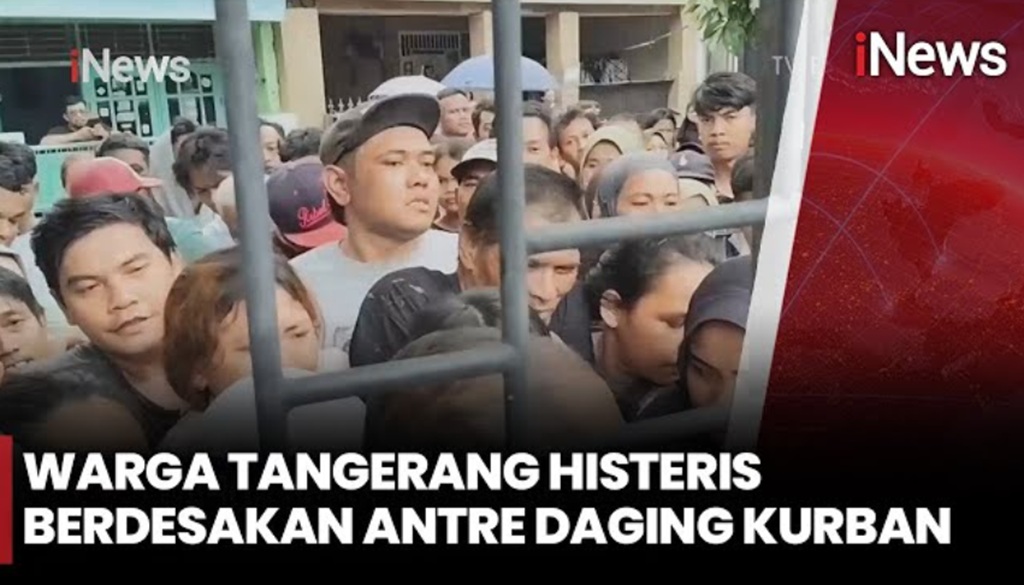 Ratusan Warga di Cibodas Tangerang Berdesak-desakan Antre Pembagian Daging Kurban 