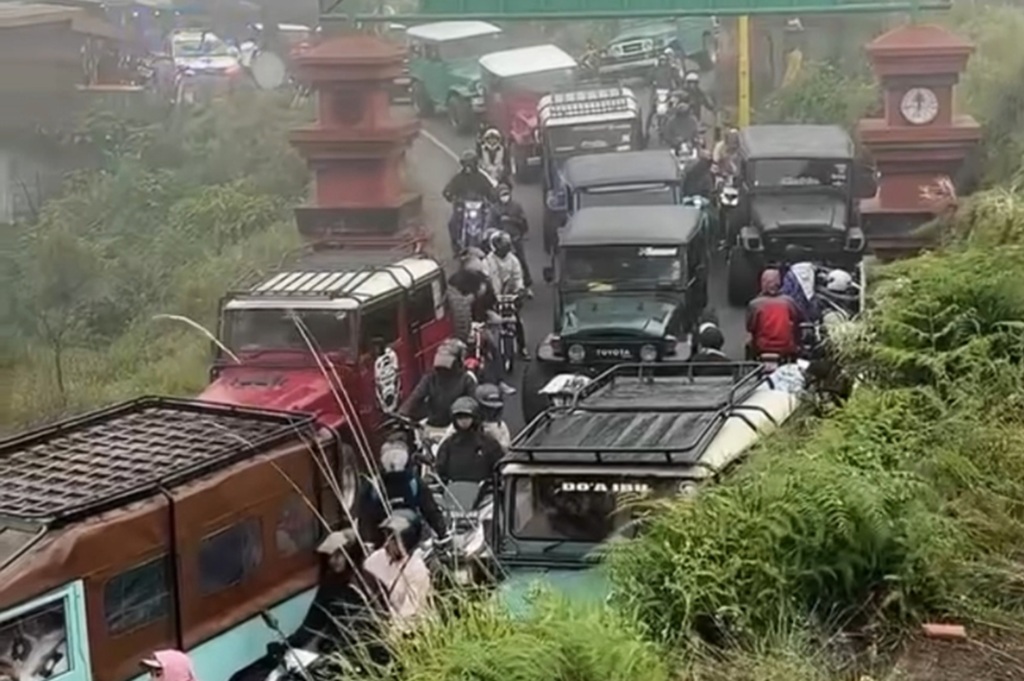 Viral Macet Horor di Gunung Bromo saat Libur Iduladha, Wisatawan Terjebak 2 Jam