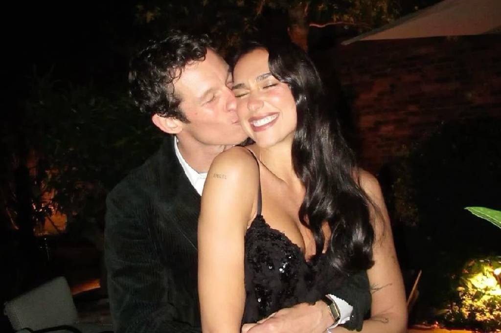 Congrats! Dua Lipa dan Callum Turner Resmi Bertunangan