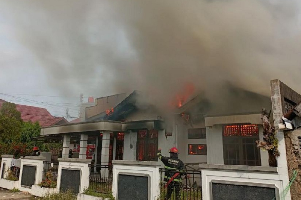 Kebakaran Studio Foto di Padang, Kerugian Ditaksir Capai Rp500 Juta