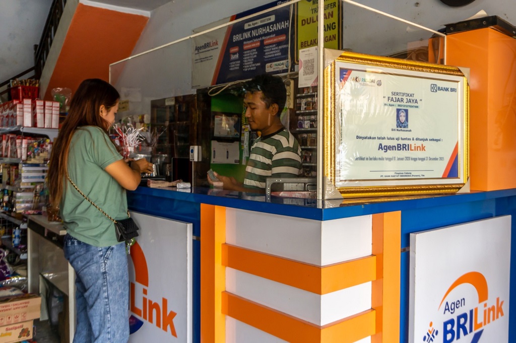 Jangkau Wilayah 3T, Agen BRILink Kini Dilengkapi Berbagai Fitur Layanan