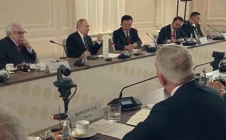 Di Hadapan Media Internasional, Putin Sebut Indonesia Berkembang Sangat Pesat