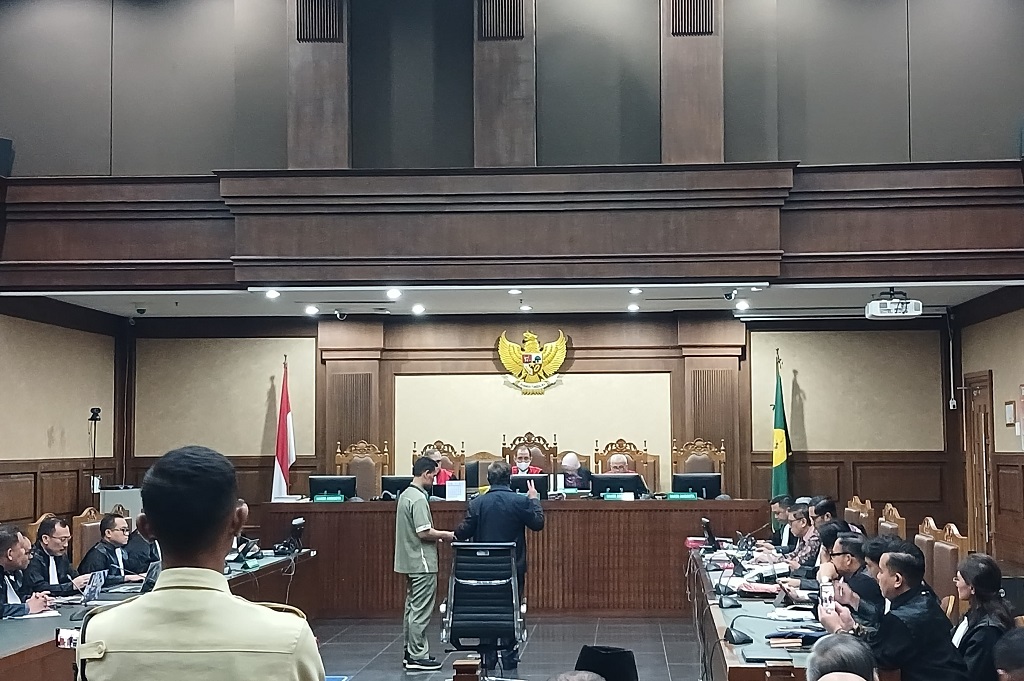 Sidang Hasto, Mantan Hakim MK Maruarar Siahaan Dihadirkan