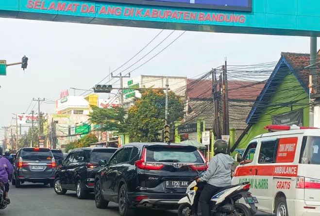 Macet Parah di Bojongsoang Bandung, Begini Sindiran Keras Warga