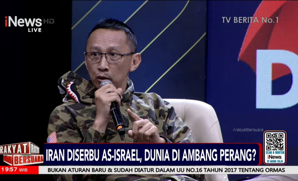 Abu Janda Ungkap Alasan AS Serang Iran: Perang Adalah Bisnis 