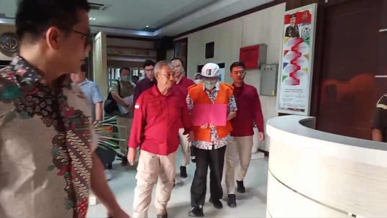 Kejati Jateng Tahan Pengusaha Ferry Sanjaya terkait Kasus Korupsi Pengelolaan Plaza Klaten