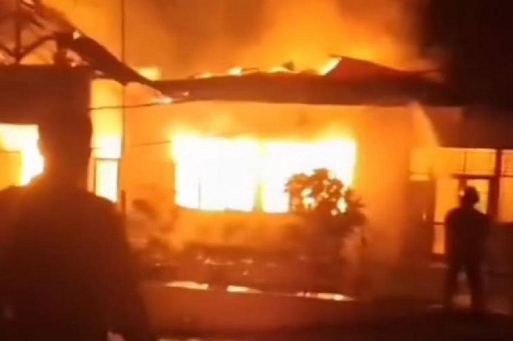 Kebakaran Kantor Dinas Pertanian Tanah Datar, Kerugian Ditaksir Capai Rp3 Miliar