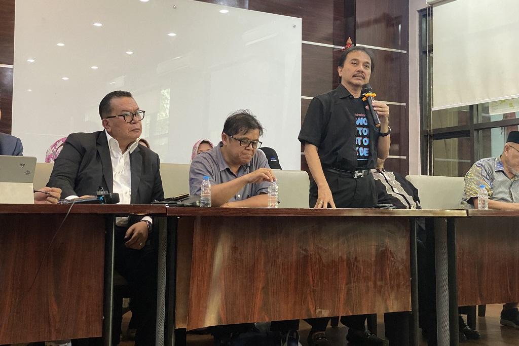 Roy Suryo Ngaku Diteror Prof P saat Investigasi Ijazah Jokowi di Pasar Pramuka