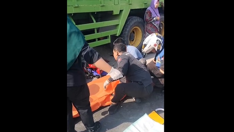 2 Kecelakaan Maut di Jalur Nasional Mojokerto, Motor Tabrak Truk Parkir