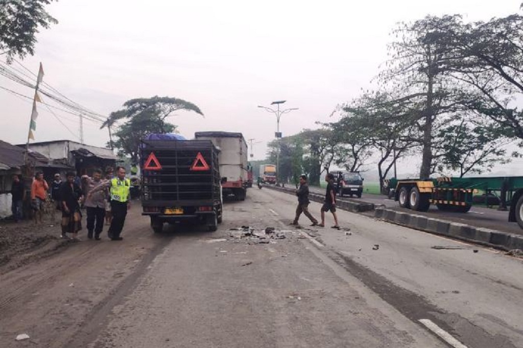 Kecelakaan Maut Truk Colt Diesel Tabrak Tronton di Pantura Cirebon, 1 Orang Tewas