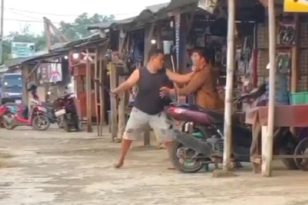 Heboh Duel Berdarah di Bekasi, 2 Pria Saling Serang gegara Utang