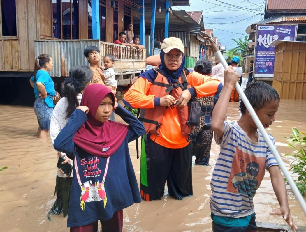 Banjir Bandang dan Longsor Terjang 4 Kabupaten di Sulsel, Ribuan KK Mengungsi