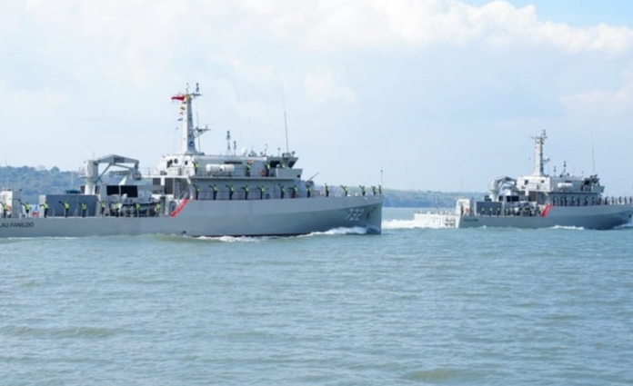 Dilengkapi Alat Canggih, KRI Pulau Fanildo Cari KMP Tunu Tenggelam di Selat Bali