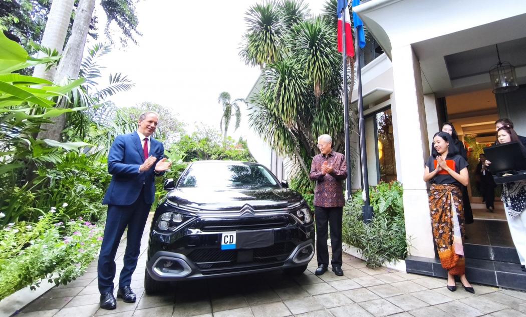 Citroen Boyong Mobil Listrik E-C4 ke Indonesia, Jadi Kendaraan Dinas Duta Besar Prancis