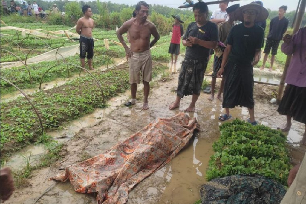 Tragis! Petani di Sampang Madura Tewas Disambar Petir saat Bekerja di Sawah