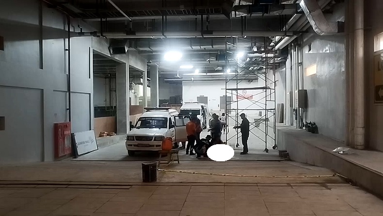 Kronologi Pekerja Bangunan Tewas Terjatuh dari Atap Mal di Mojokerto, Diduga Turun Tergesa-gesa