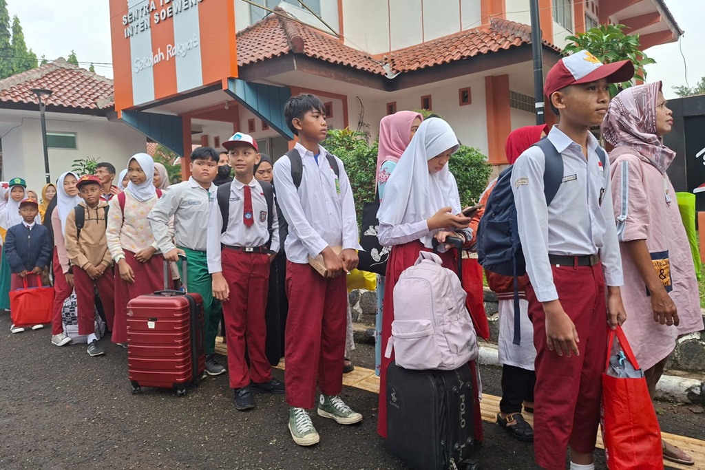 Pemerintah Siapkan 15.000 Laptop untuk Sekolah Rakyat, Tiap Siswa Dapat Satu