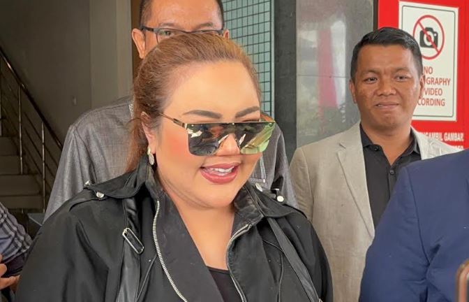 Diperiksa 5 Jam, Lisa Mariana Akui Perankan Video Mesum di Situs Porno